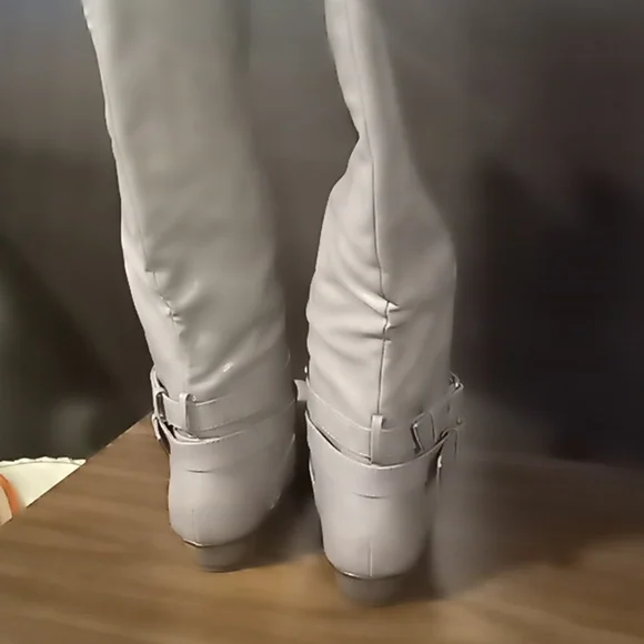 Women's Olsenboye Gray Slip On Strappy Knee High Boots Sz. 7 w/StretcH - Picture 4 of 5